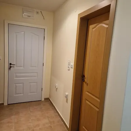 Noks Lägenhet Slăntjev Brjag